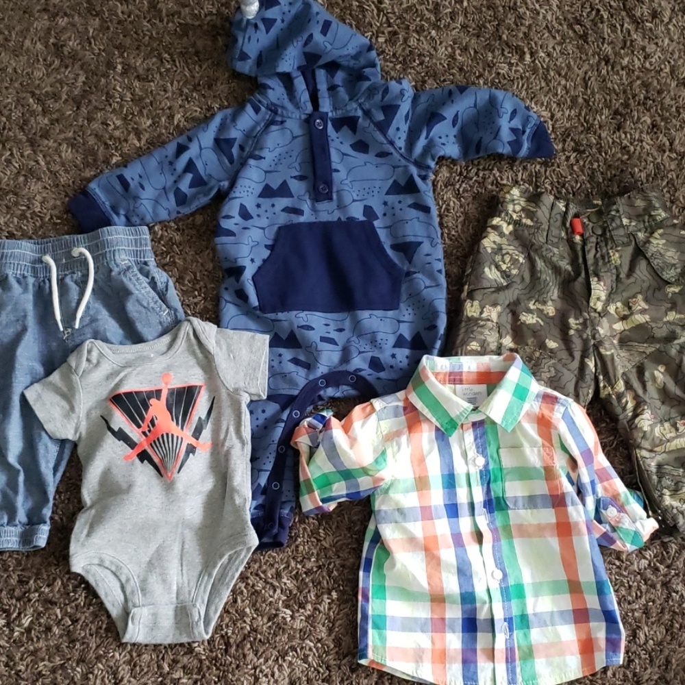 👶 2/15 Baby boy bundle sizes 6-9 and 6-12